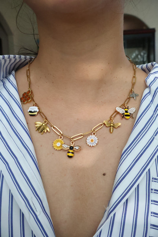 Collar Charms Bee Queen