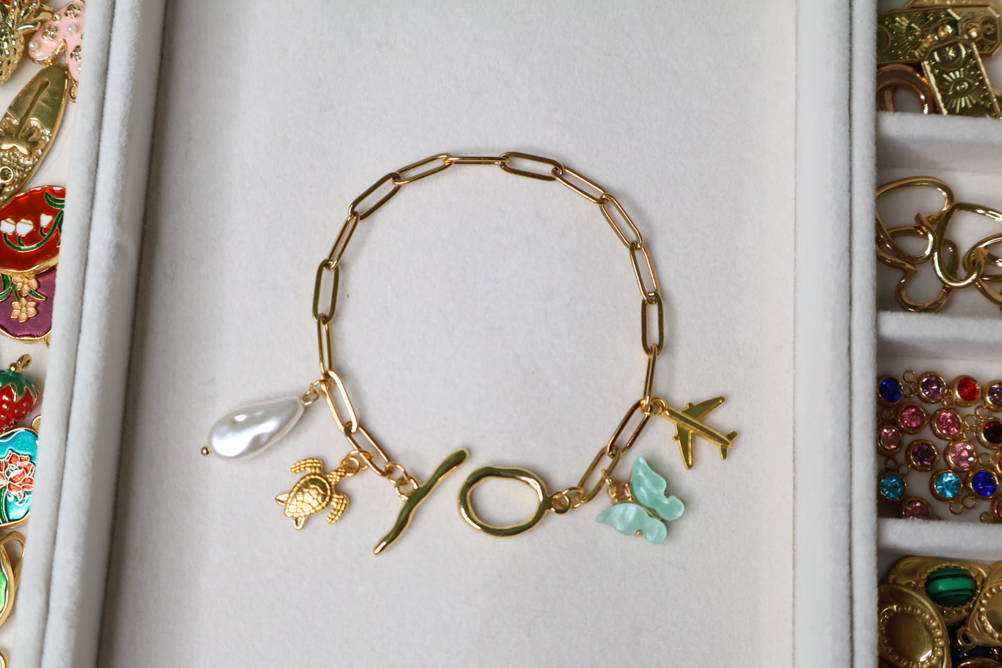 Brazalete Charms Latina