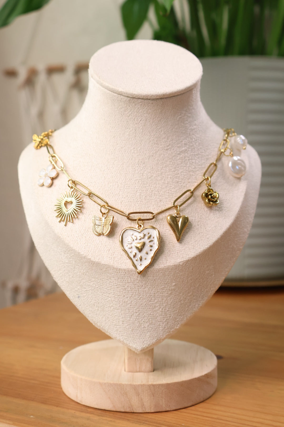 Collares
