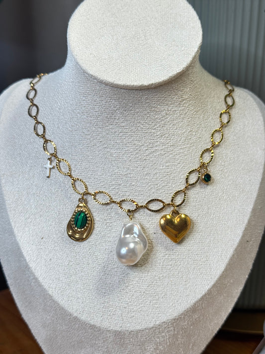 Collar con Charms Esmeralda