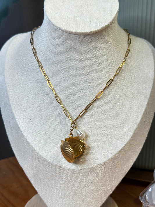 Collar con Relicario Concha sencilla