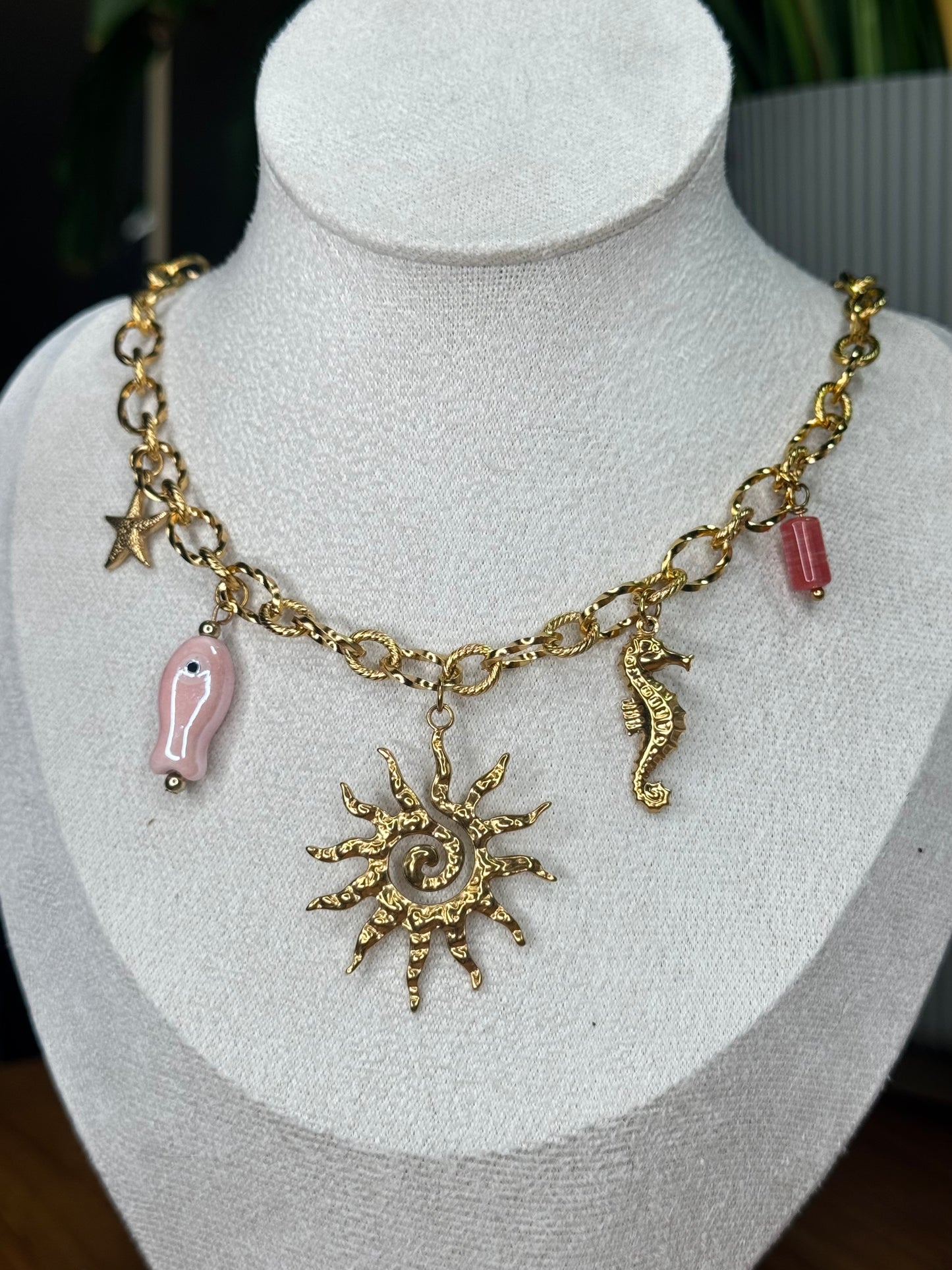 Collar con Charms Belleza Marina