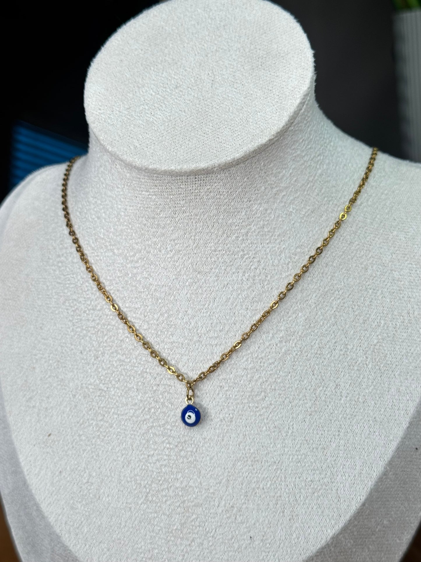 Collar con Dije Mal de Ojo