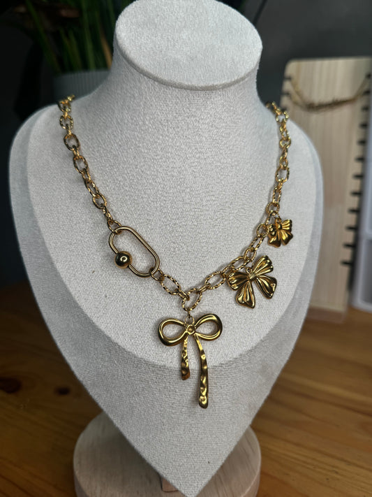 Collar Charms y Hebilla Moños