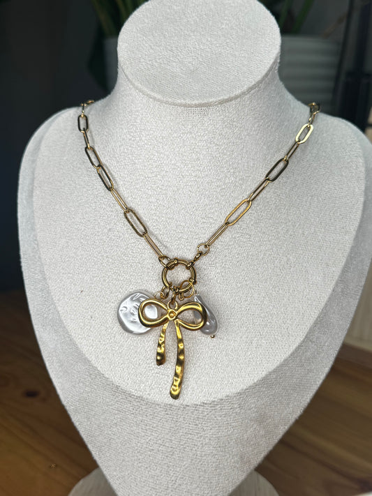 Collar Charms Lazo y Perlas